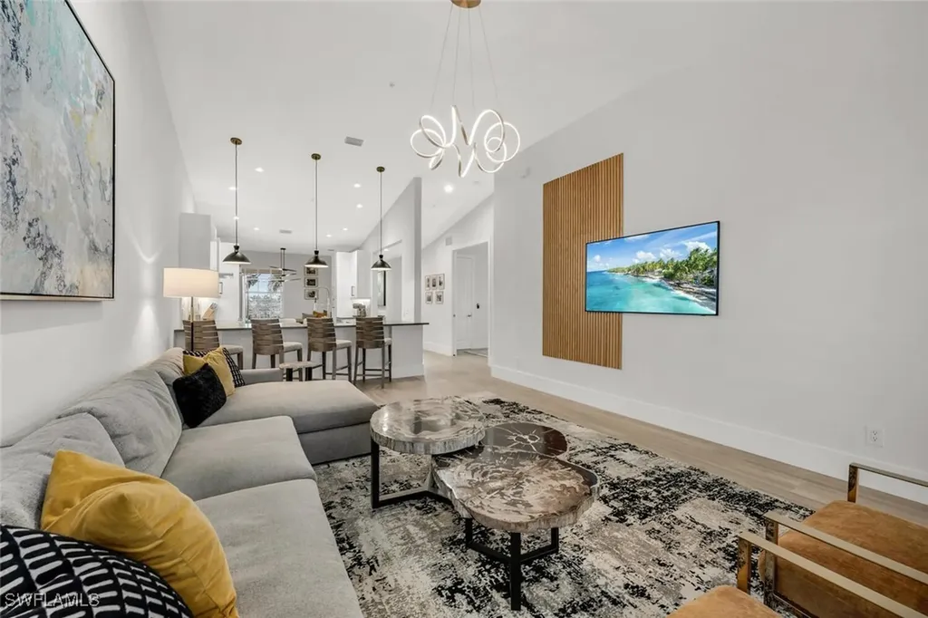 1540 Blue Point Avenue Naples FL 34102