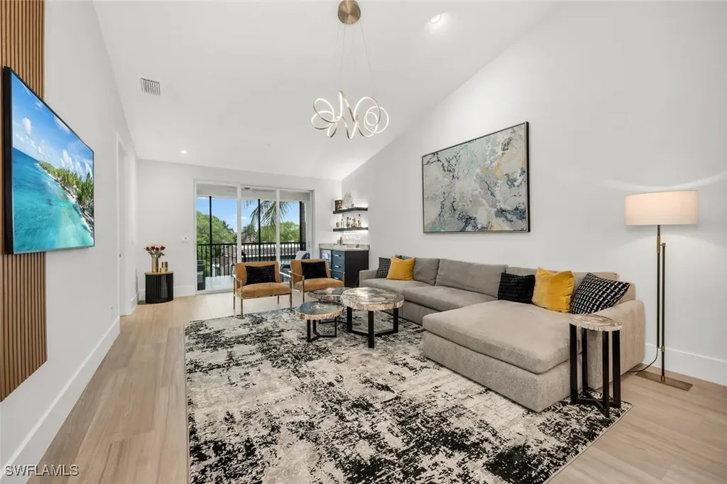 1540 Blue Point Avenue Naples FL 34102