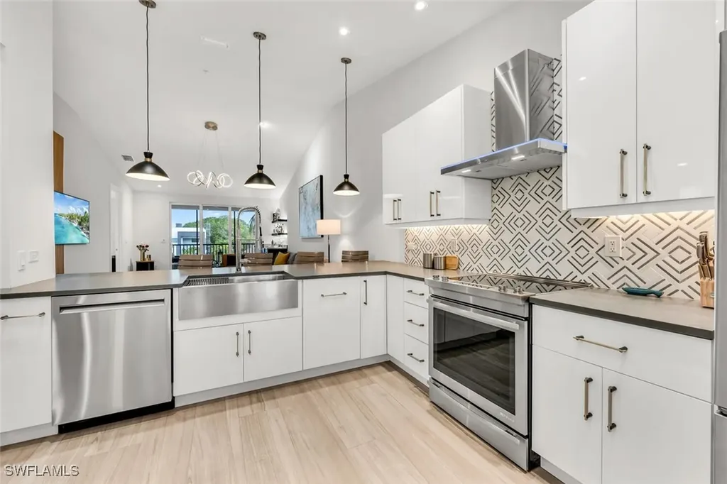 1540 Blue Point Avenue Naples FL 34102