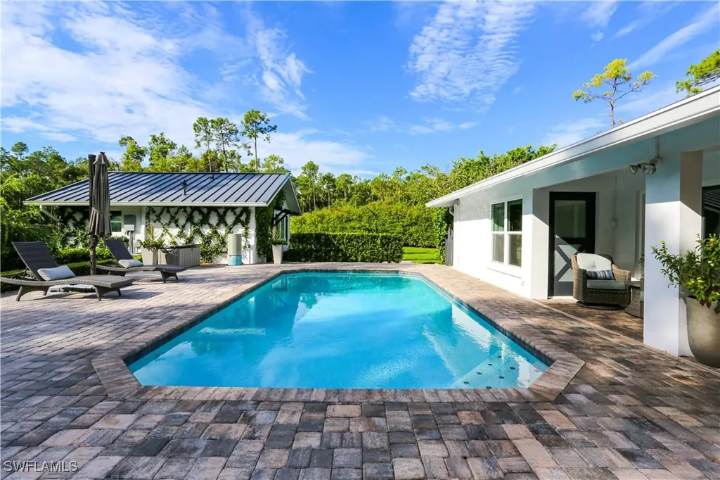 5840 Bur Oaks Lane Naples FL 34119