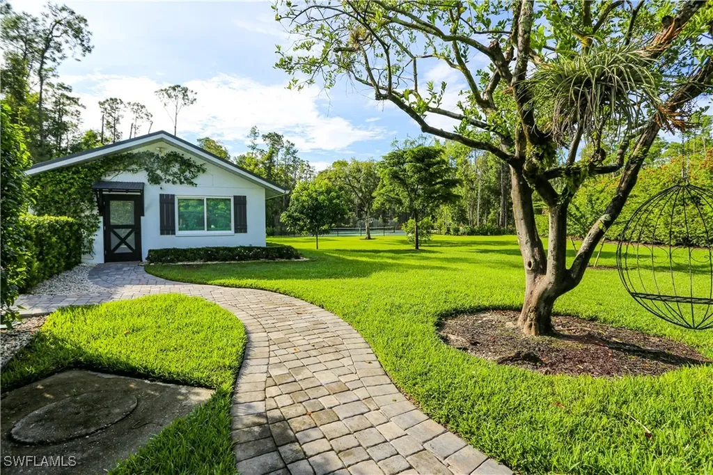 5840 Bur Oaks Lane Naples FL 34119