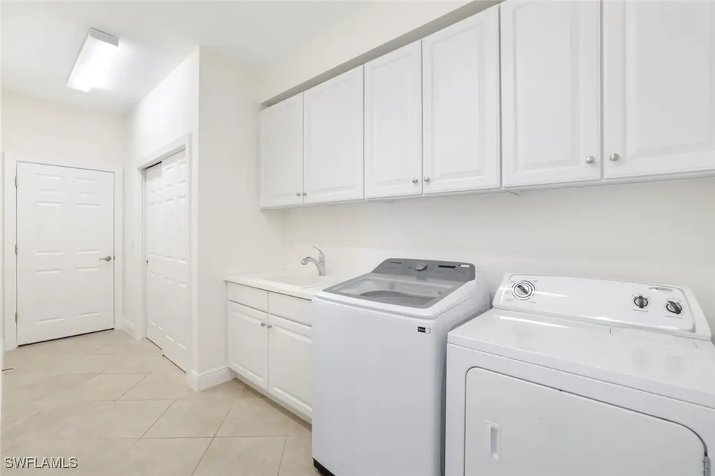 13366 Kent Street Naples FL 34109