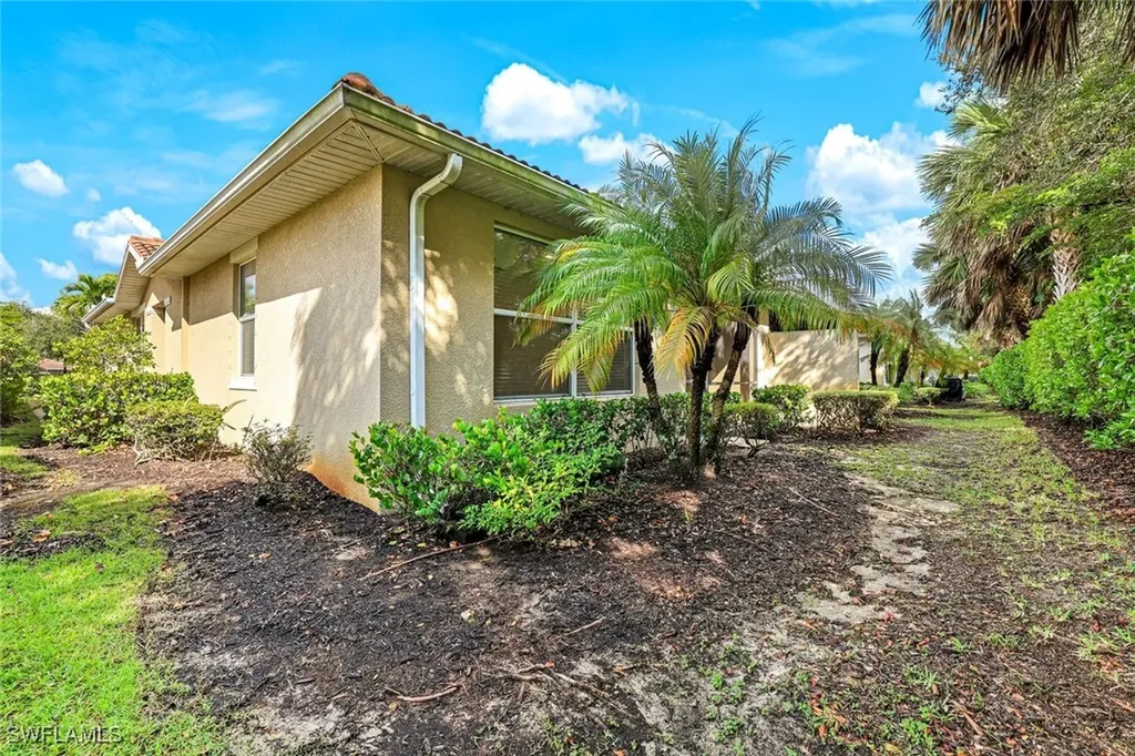 13366 Kent Street Naples FL 34109