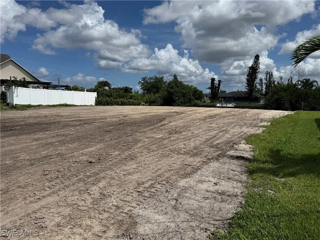 2907 NW 9th Street Cape Coral FL 33993