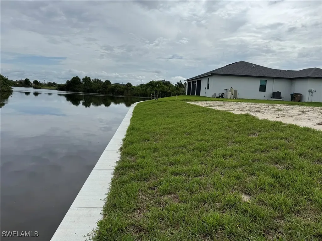 2907 NW 9th Street Cape Coral FL 33993