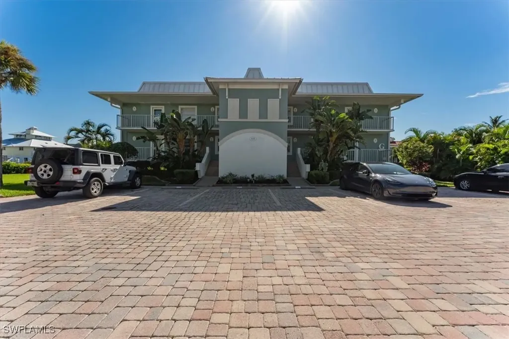 1125 Little Neck Court Naples FL 34102