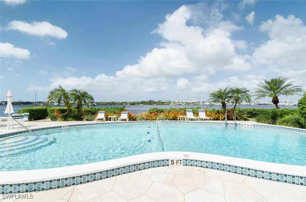 1125 Little Neck Court Naples FL 34102