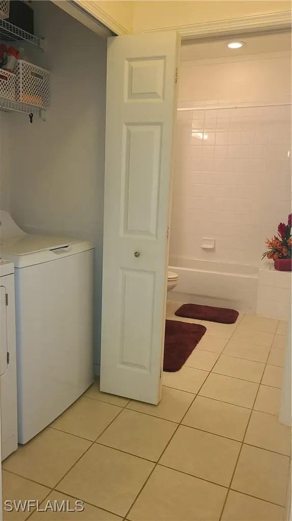 445 Robin Hood Circle Naples FL 34104