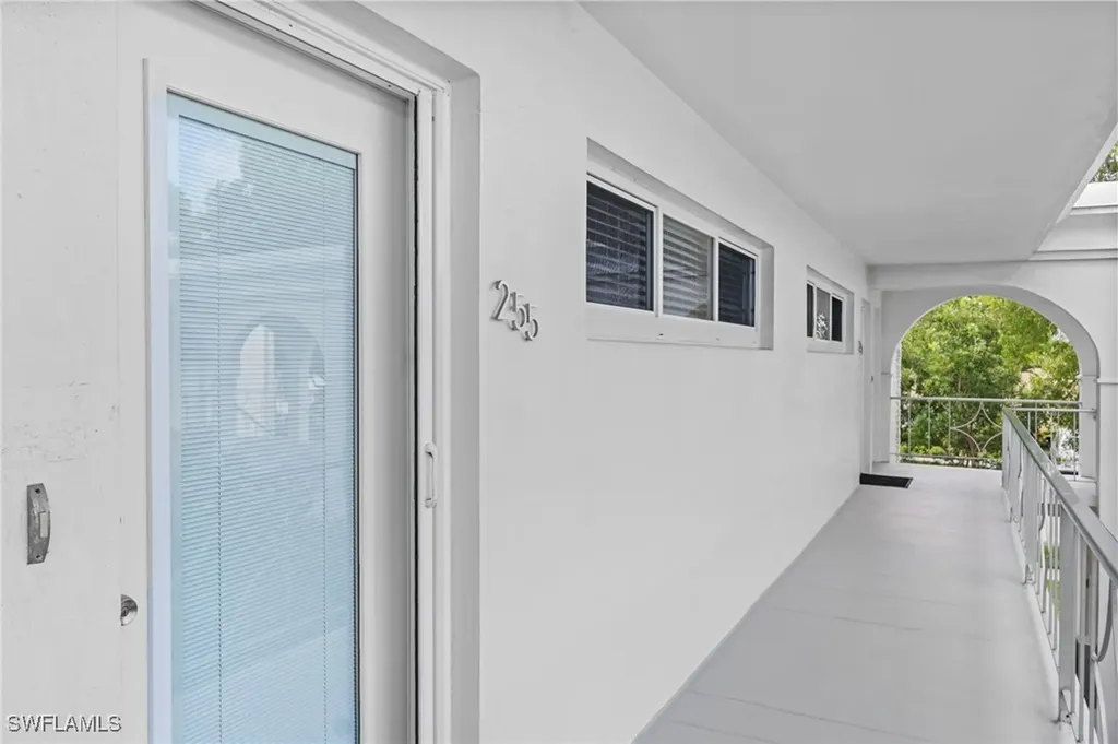 255 3rd Avenue S Naples FL 34102