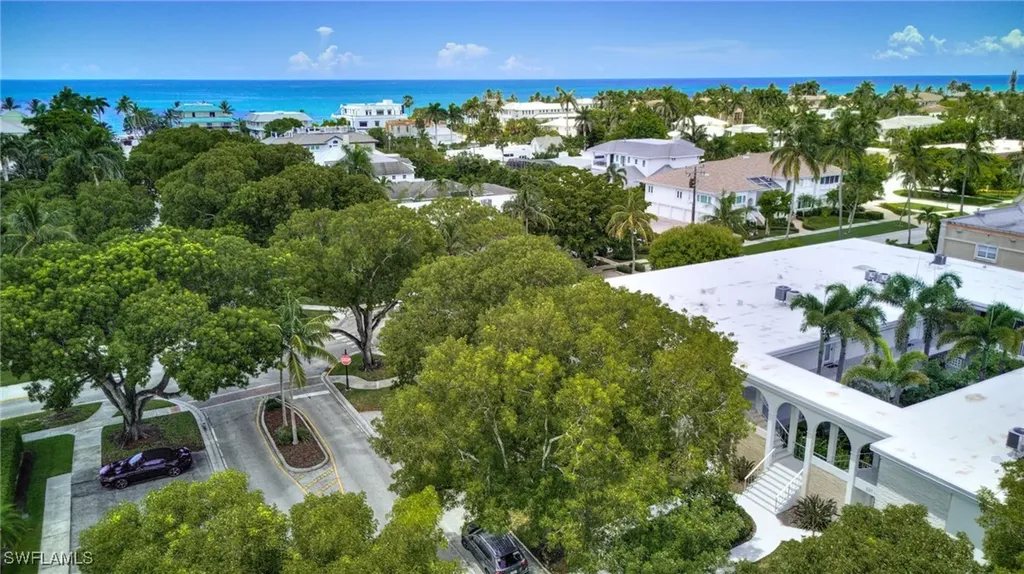 255 3rd Avenue S Naples FL 34102