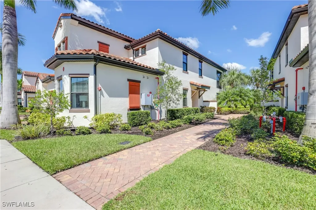15145 Palmer Lake Circle Naples FL 34109