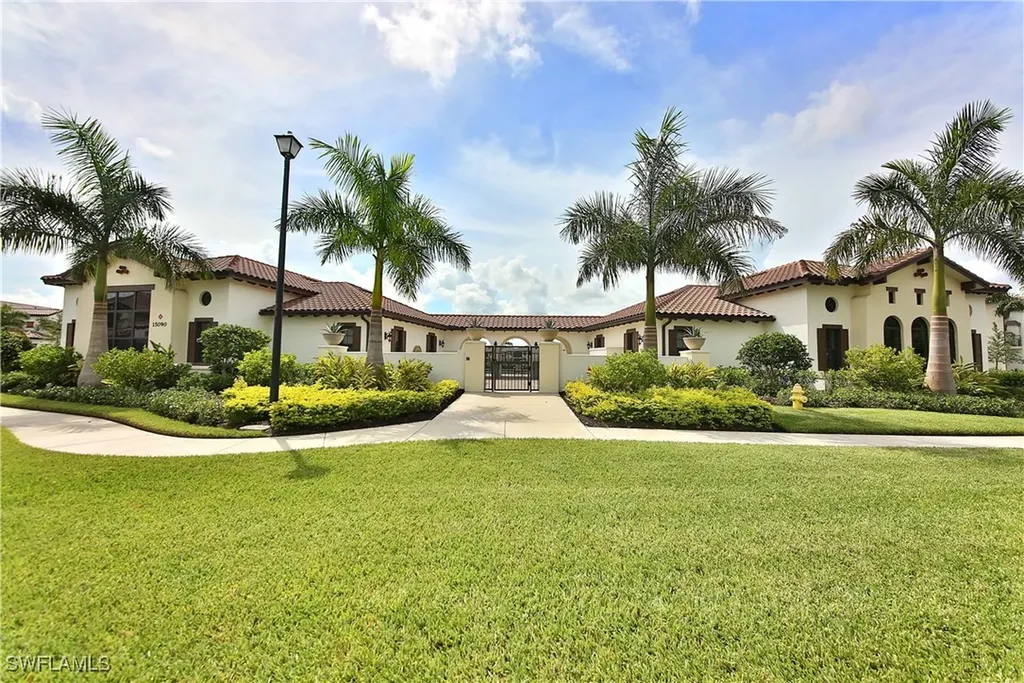 15145 Palmer Lake Circle Naples FL 34109