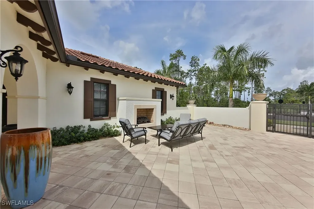 15145 Palmer Lake Circle Naples FL 34109