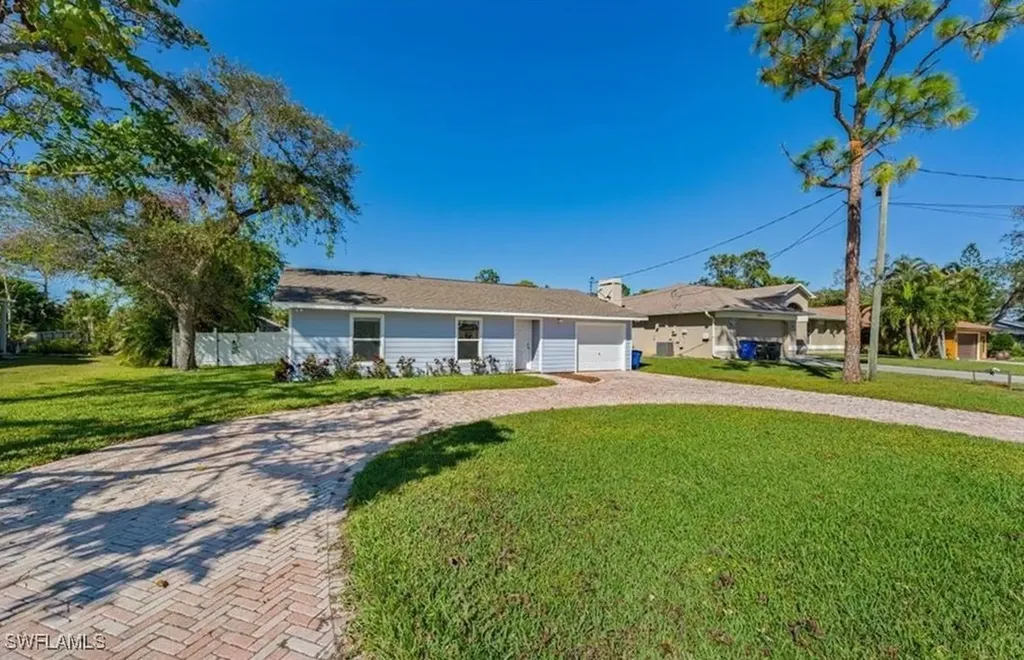 Bonita Springs FL, 27100 Pine Avenue