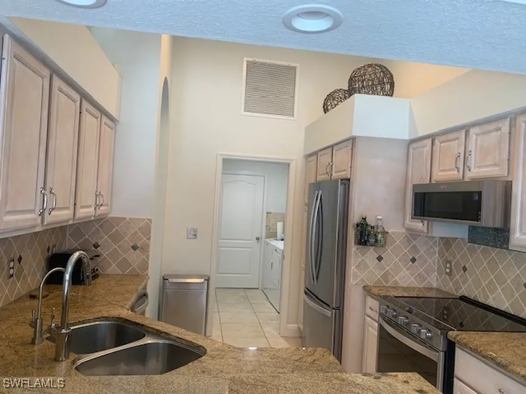 1499 Vintage Lane Naples FL 34104