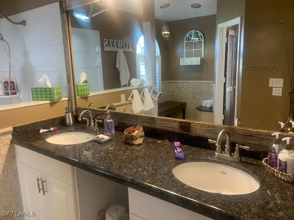 1499 Vintage Lane Naples FL 34104