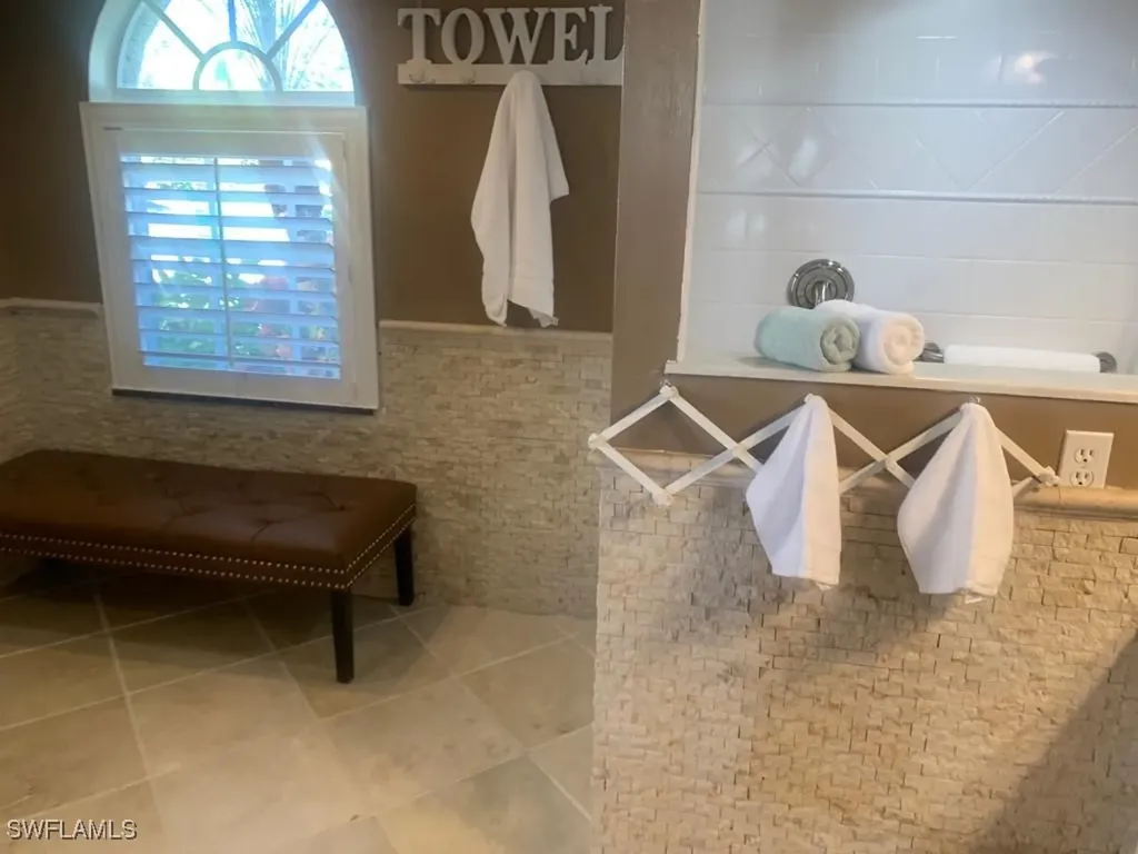 1499 Vintage Lane Naples FL 34104