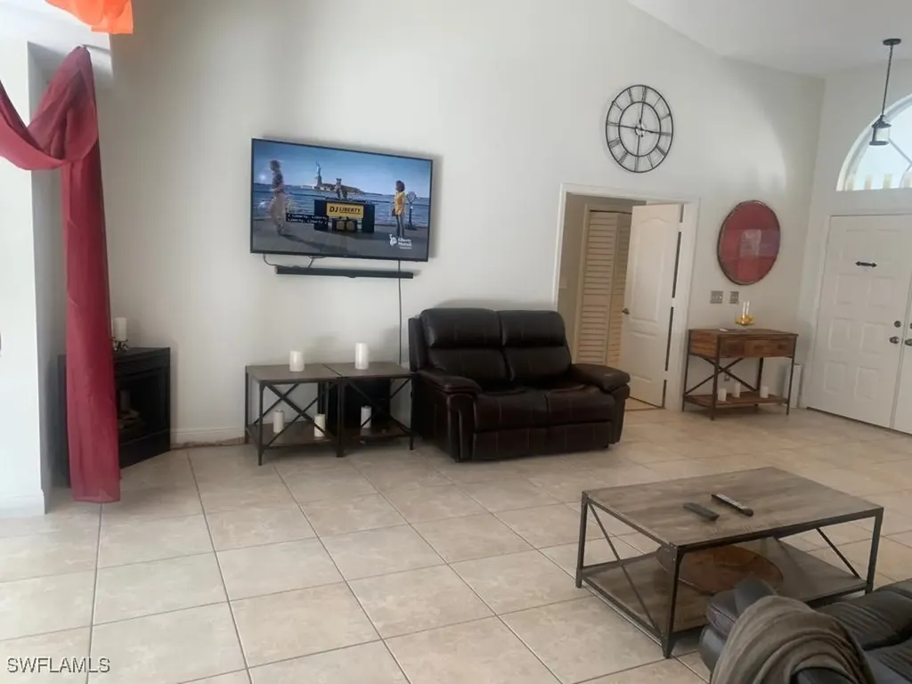 1499 Vintage Lane Naples FL 34104