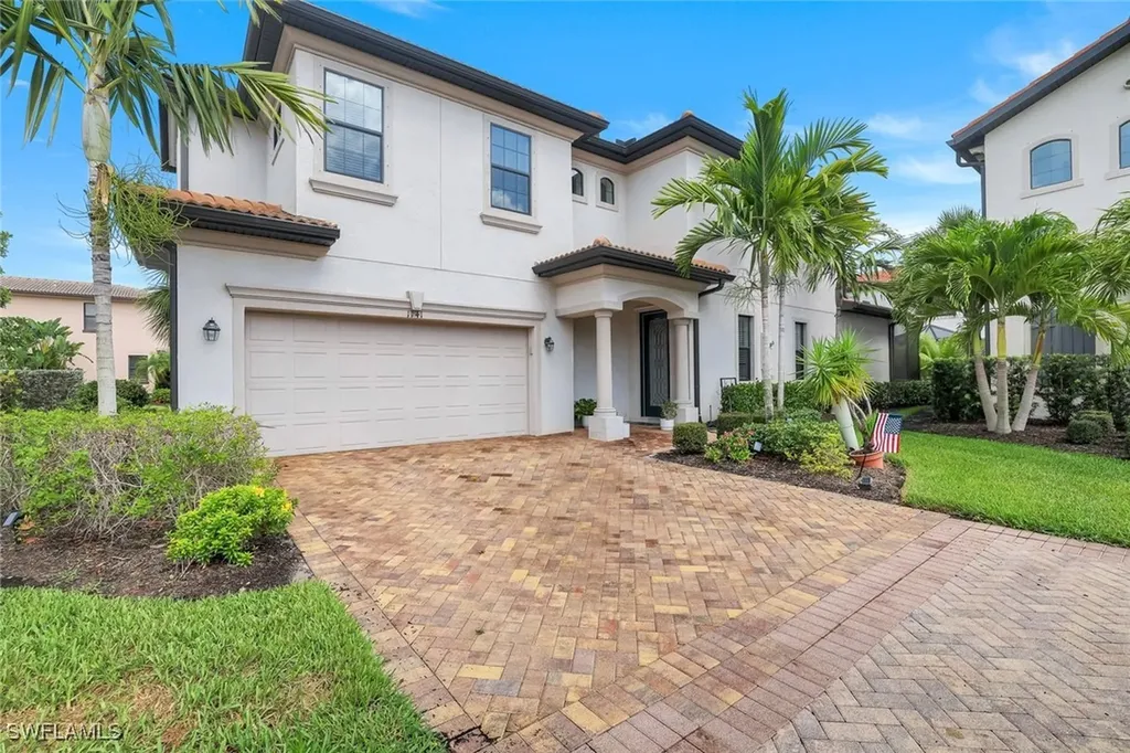 1141 Antaras Court N Naples FL 34113