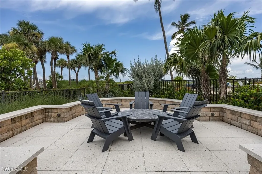 4251 Gulf Shore Boulevard N Naples FL 34103