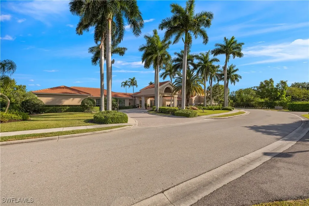 6910 Huntington Lakes Circle Naples FL 34119