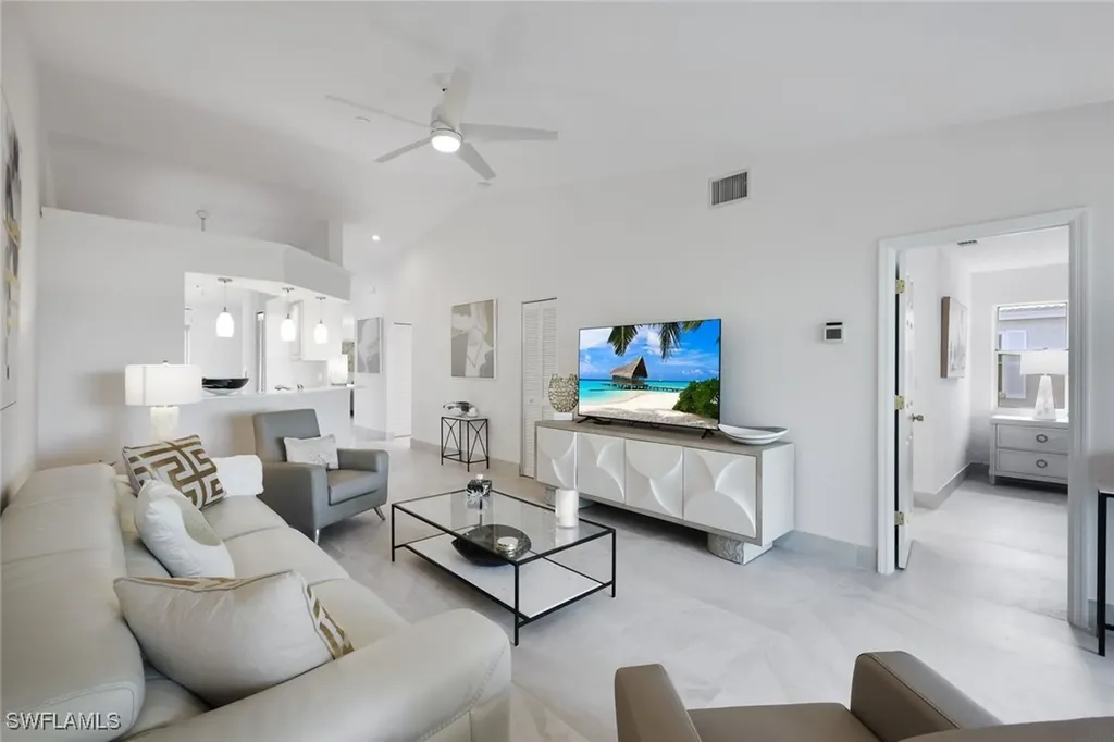 881 Gulf Pavilion Drive Naples FL 34108