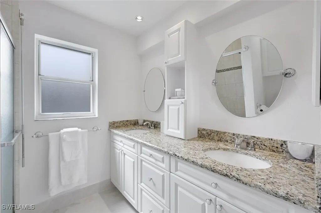 881 Gulf Pavilion Drive Naples FL 34108