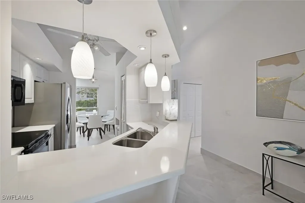 881 Gulf Pavilion Drive Naples FL 34108