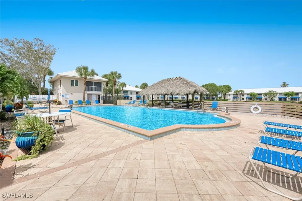 881 Gulf Pavilion Drive Naples FL 34108