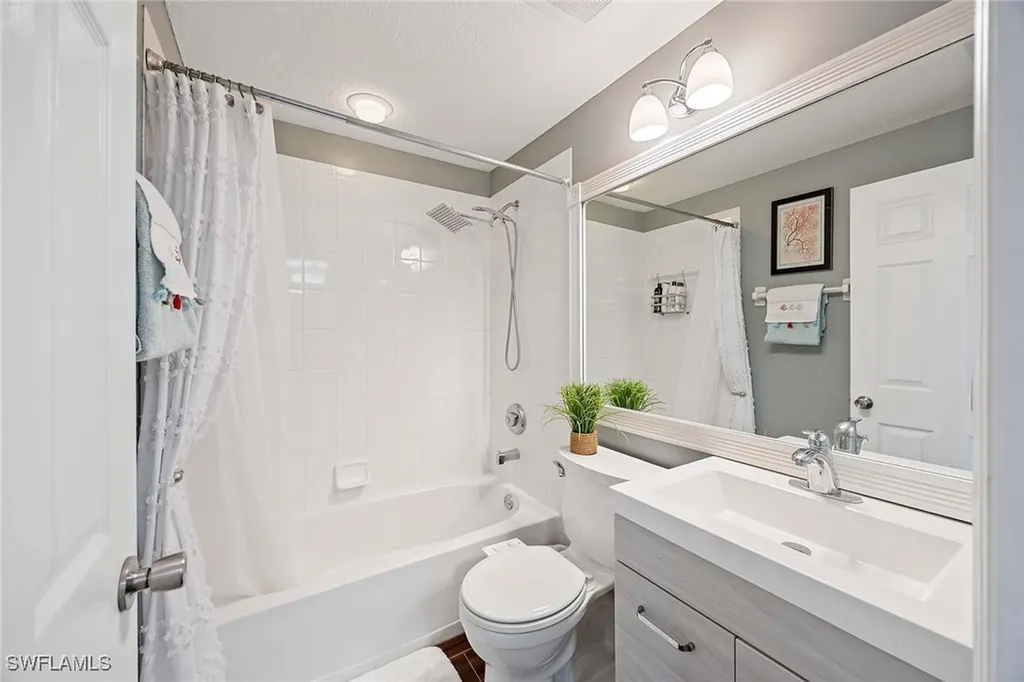 9060 Michael Circle Naples FL 34113