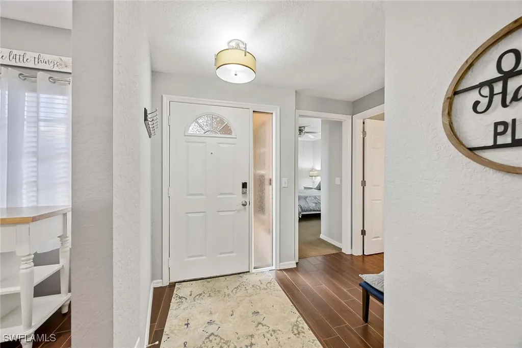 9060 Michael Circle Naples FL 34113