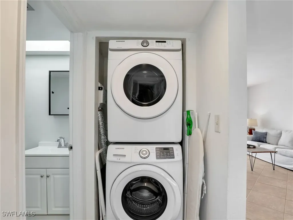 1004 Manatee Road Naples FL 34114