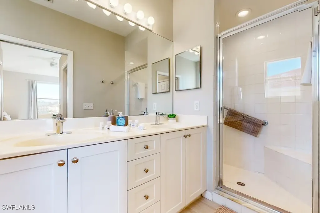 350 Robin Hood Circle Naples FL 34104