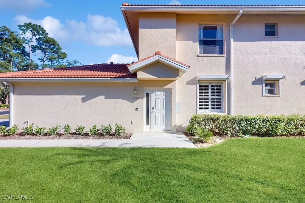 350 Robin Hood Circle Naples FL 34104