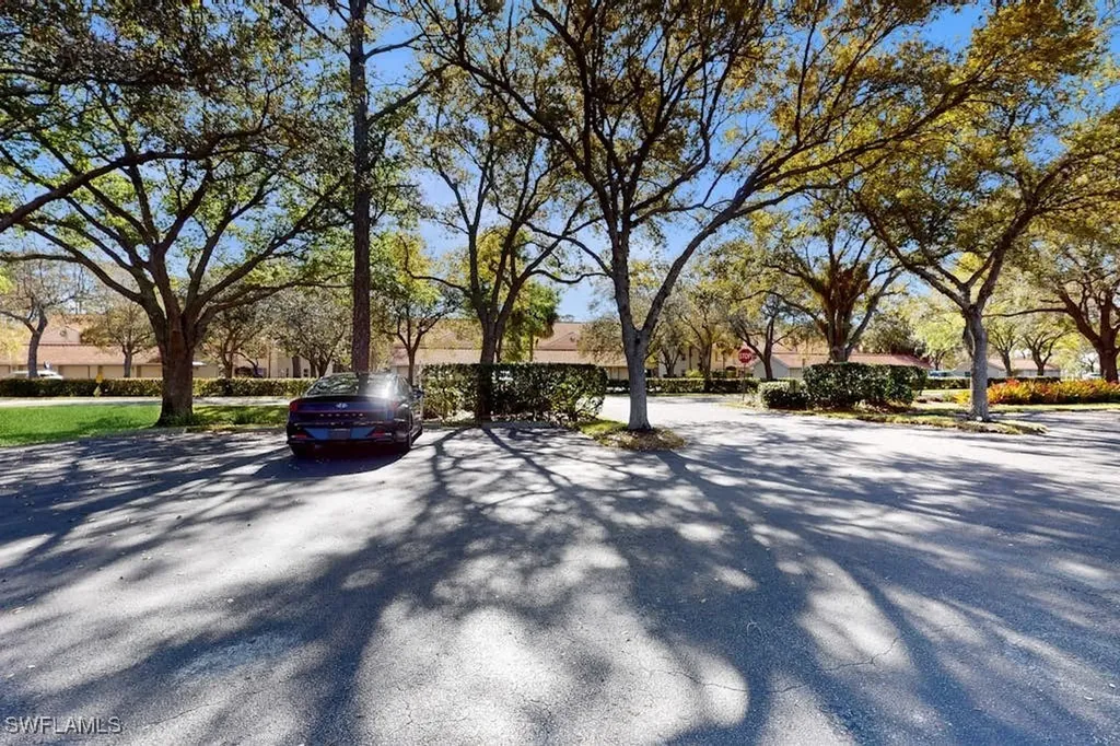 350 Robin Hood Circle Naples FL 34104
