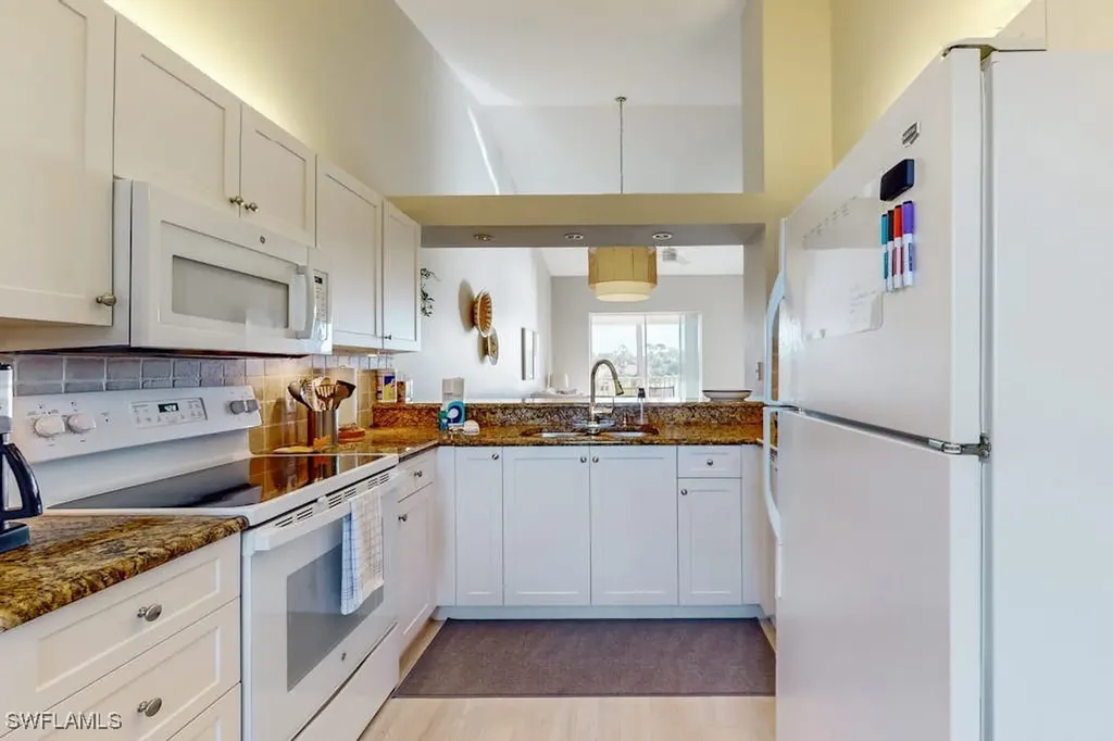 350 Robin Hood Circle Naples FL 34104