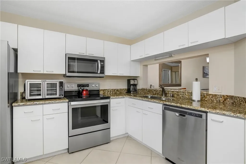 7754 Emerald Circle Naples FL 34109