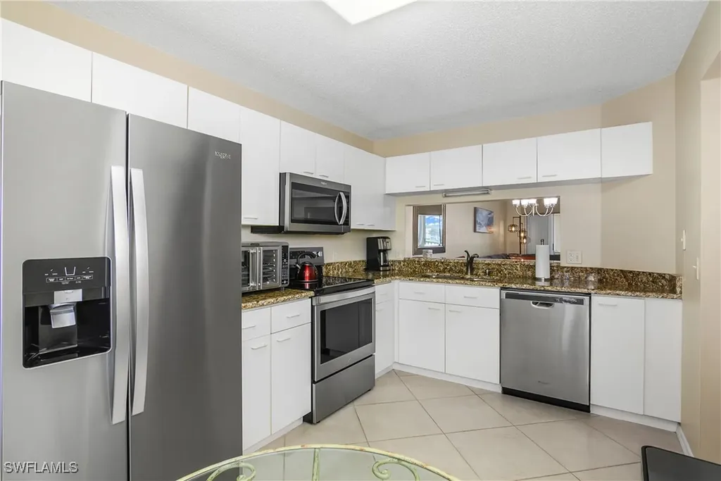 7754 Emerald Circle Naples FL 34109