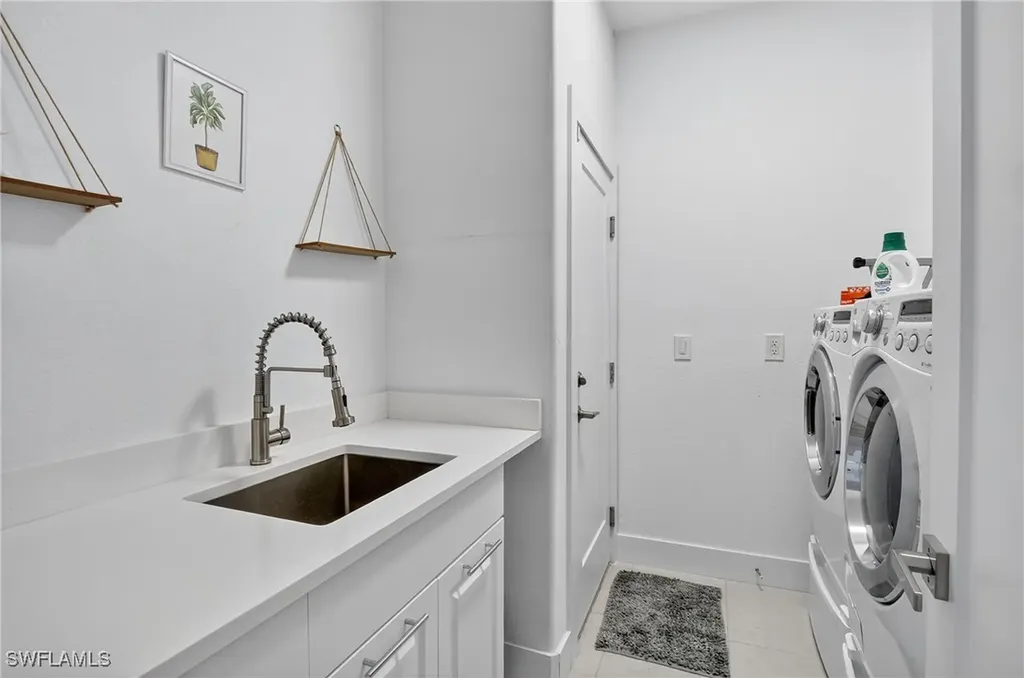 1917 SW 51st Street Cape Coral FL 33914