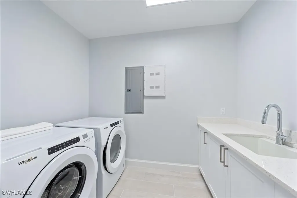1115 Central Avenue Naples FL 34102