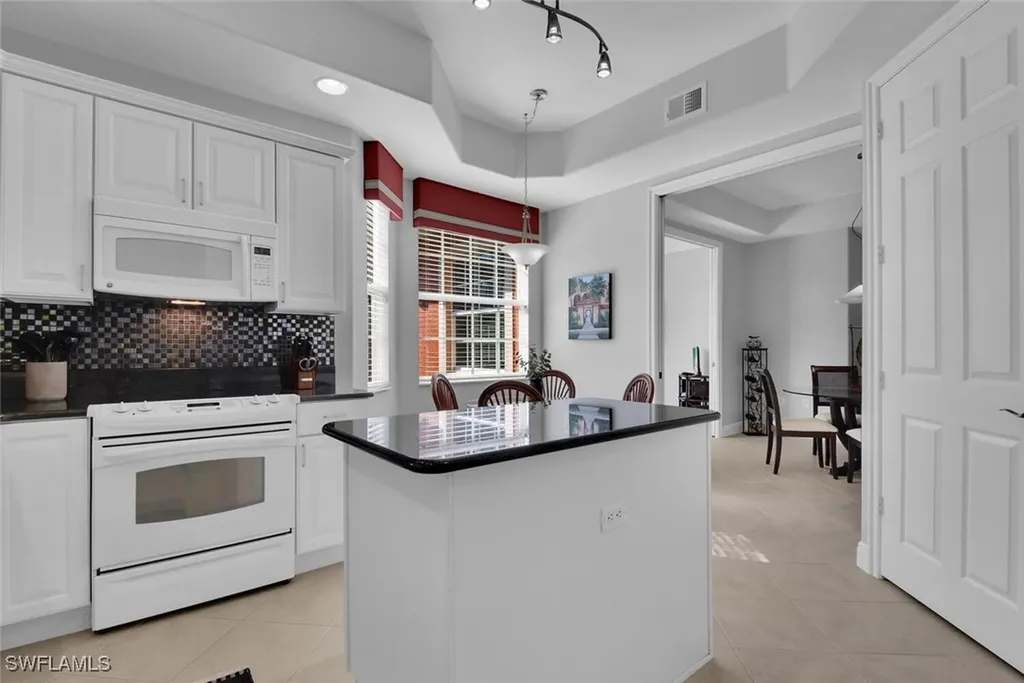 6413 Legacy Circle Naples FL 34113
