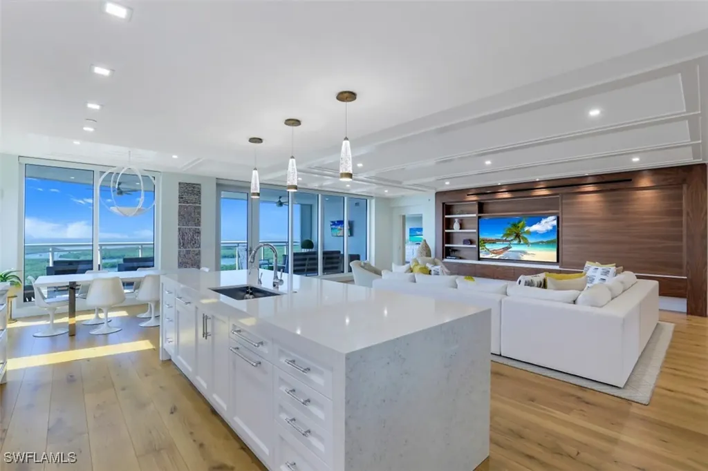 13915 Old Coast Road Naples FL 34110