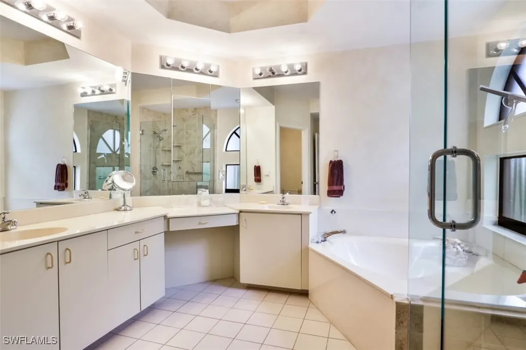 6500 Valen Way Naples FL 34108