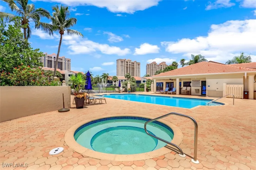 6500 Valen Way Naples FL 34108