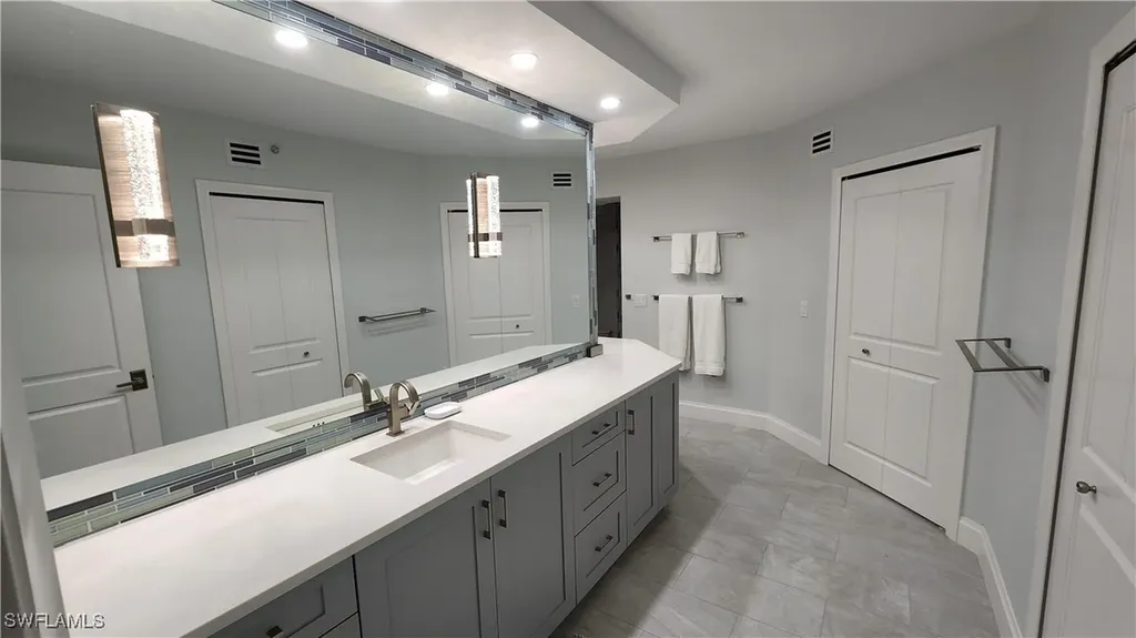 20 Seagate Drive Naples FL 34103