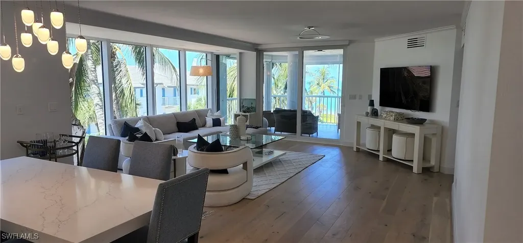 20 Seagate Drive Naples FL 34103