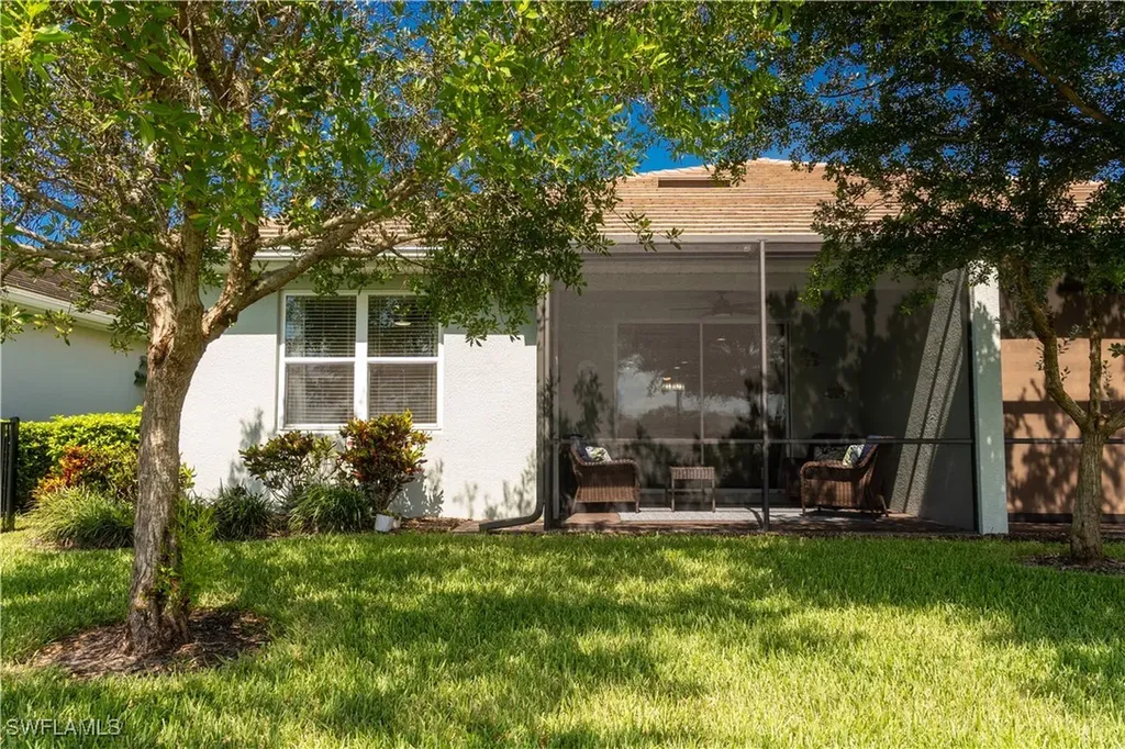 14888 Edgewater Circle Naples FL 34114