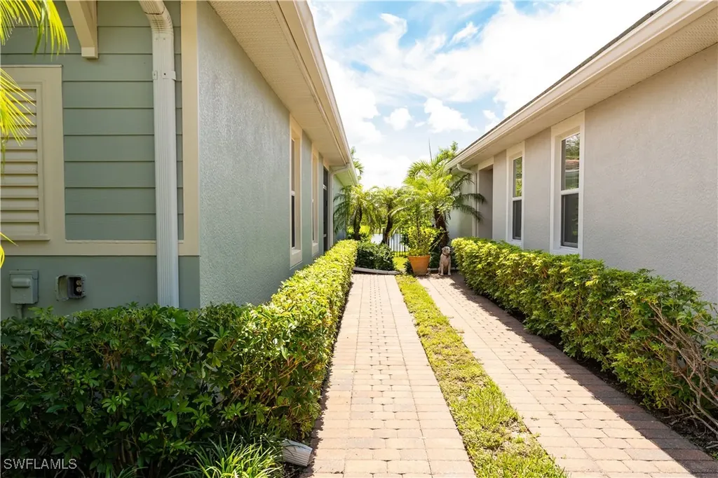 14888 Edgewater Circle Naples FL 34114
