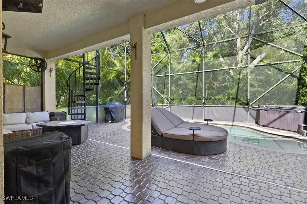 1289 Barrigona Court Naples FL 34119