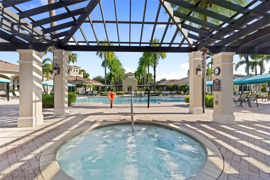 1289 Barrigona Court Naples FL 34119